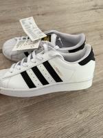 Adidas Damen Schuhe Neu Größe 36.5 Niedersachsen - Löningen Vorschau