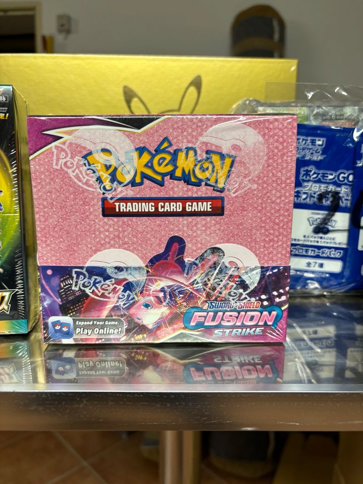 Pokemon Display Mega-Pack in Neuss