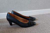 eleganter schwarzer Pumps von Caprice, Gr. 38 Niedersachsen - Westoverledingen Vorschau