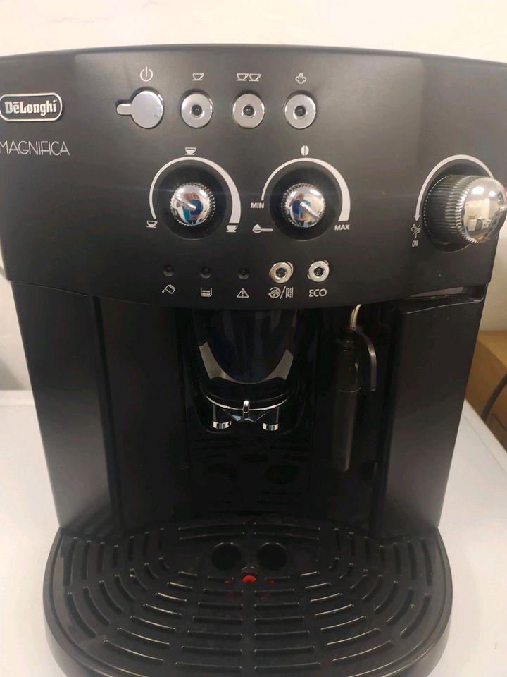 ⭐Delonghi Kaffeevollautmat MAGNIFICA 15 Bar 1350 Watt in Dreieich