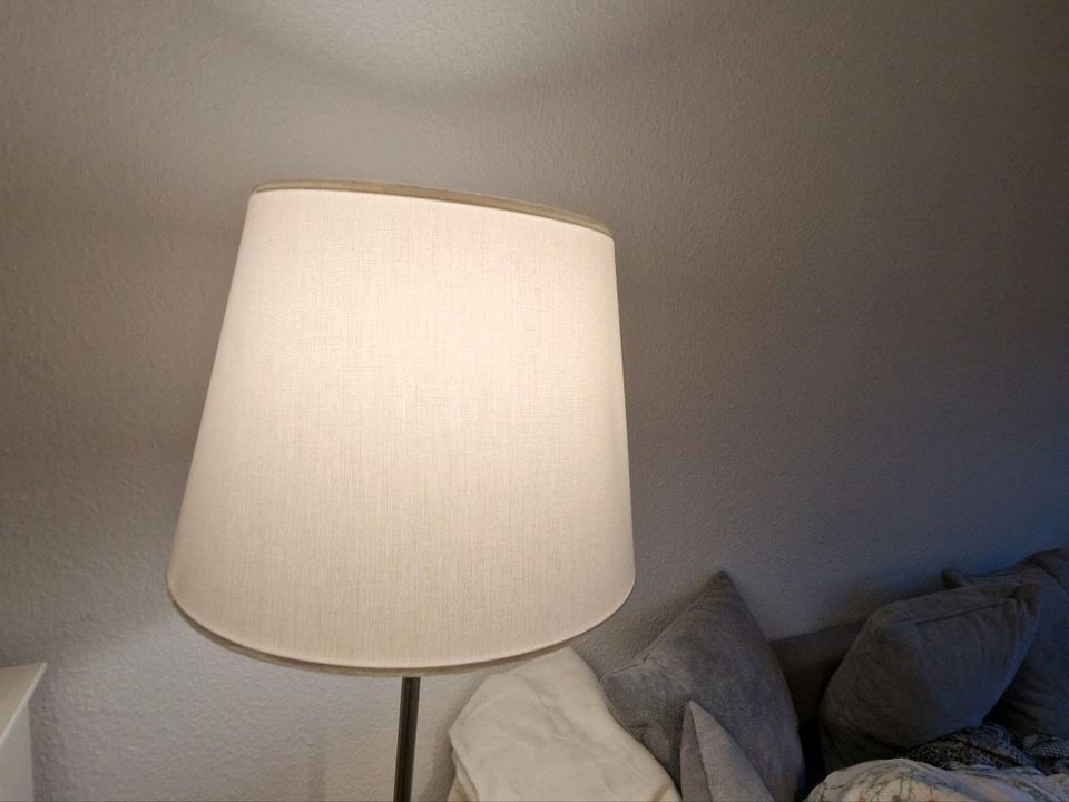 Ikea Skaftet / Ringsta Stehlampe weiss silber vernickelt in Düsseldorf