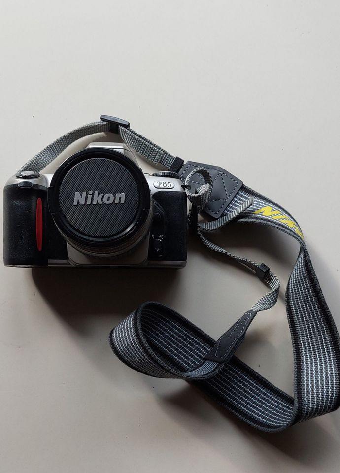 Nikon F65 Basic Set in Lüdenscheid