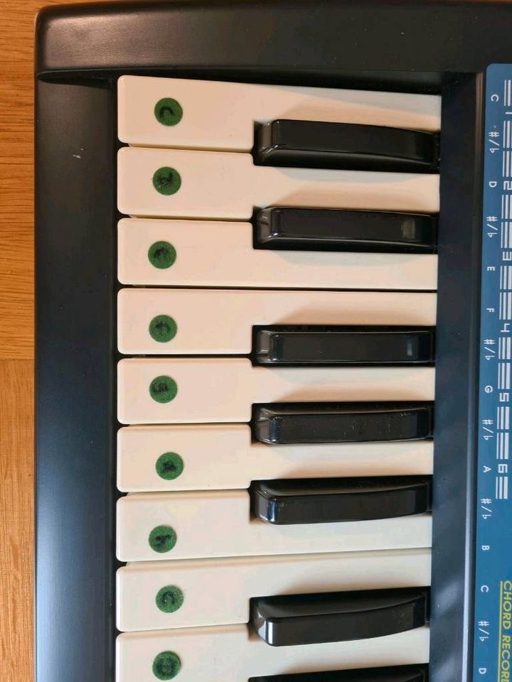 Keyboard von Bontempi inkl. Noten in Frankfurt am Main