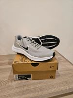 Nike Sneaker/  Sportschuhe  Neu Niedersachsen - Uchte Vorschau