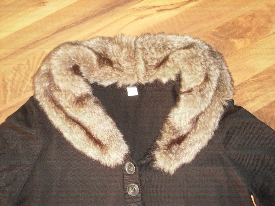 Original s.Oliver Pulli, schwarz, Gr. 42 mit Kunstfellkragen in Grafenwöhr