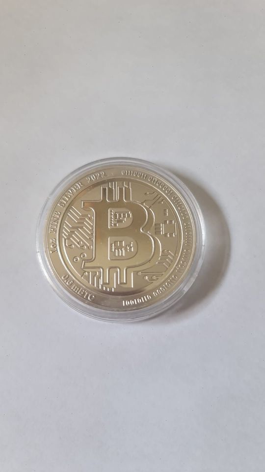 Ich biete 1 Oz 999 Silber Bitcoin 2021+2022, suche andere Bitcoin in Radebeul