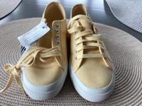 Superga Schuhe - 39 - gute Launefarbe „gelb“ - neu Hamburg-Nord - Hamburg Winterhude Vorschau