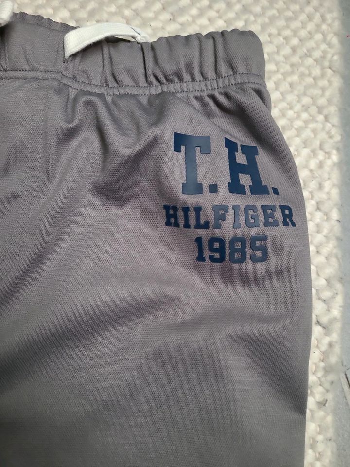 Tommy Hilfiger Hose Jogginghose Sporthose XL 16-18) Kinder 176 in Schifferstadt