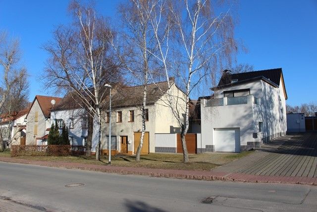 Stark sanierungsbedürftiges Reihenhaus in Hecklingen (Handwerkerobjekt) in Hecklingen