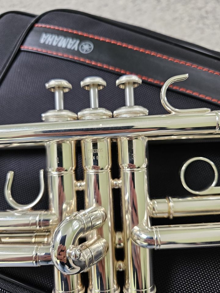 Yamaha Trompete YTR 3335 versilbert in Bielefeld