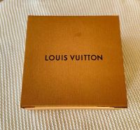 Original Magnetbox von Louis Vuitton • ca. 26 x 25,5 x 12,5 cm Hessen - Solms Vorschau