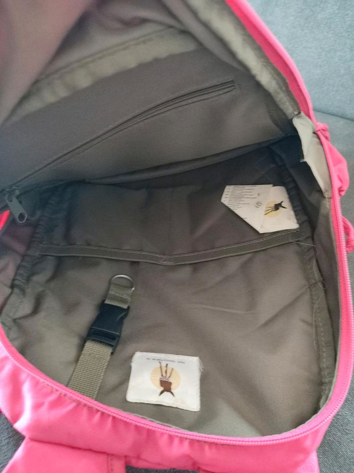 Kinderrucksack mit passender Waschtasche in Waldeck