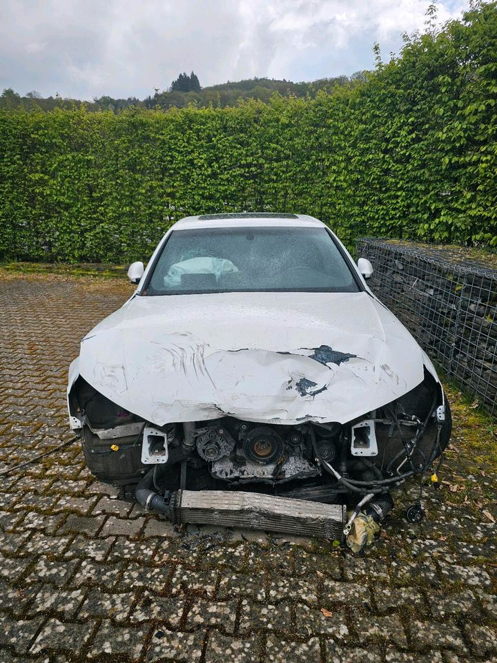 Audi a4 3.0 tdi Quattro in Saarburg