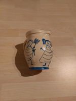 Töpferware Krug beige mit Figuren blau Bayern - Heinersreuth Vorschau