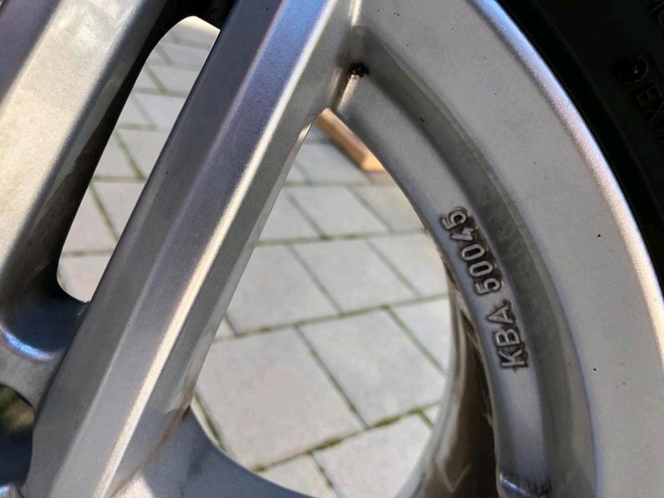 Mercedes Slk Reifen 4 Stück Alu Felgen in Triberg