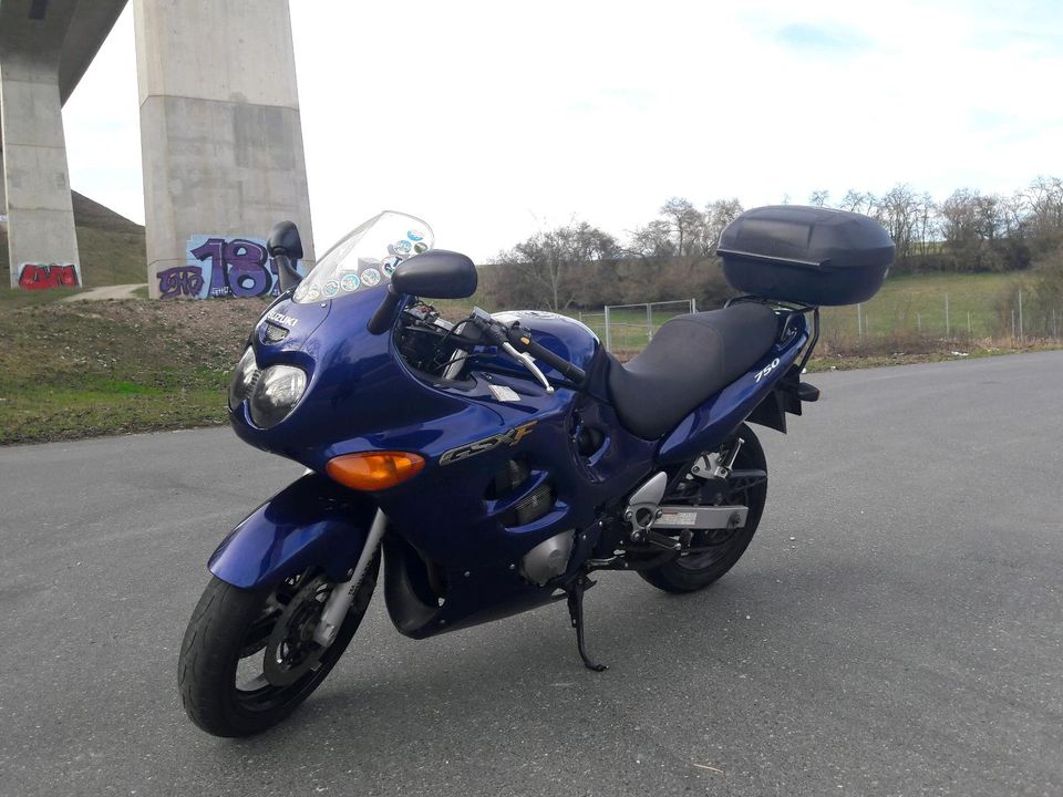 Suzuki GSX 750F in Nürnberg (Mittelfr)