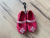 Crocs Ballerinas C6 pink Blume Badeschuhe 22/23 Niedersachsen - Buxtehude Vorschau