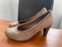 Schöne Damen Schuhe / Pumps / High Heels 39 Nordrhein-Westfalen - Geseke Vorschau