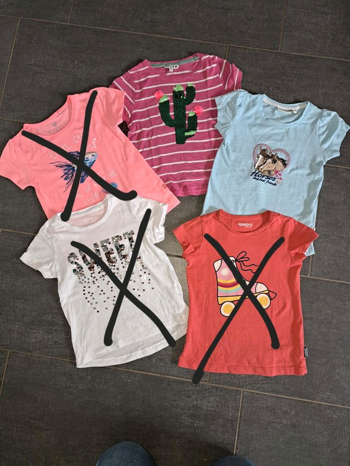 Marken T-Shirts 104/110, Esprit,Jako-o, Salt & Pepper, Basefield. in Attendorn