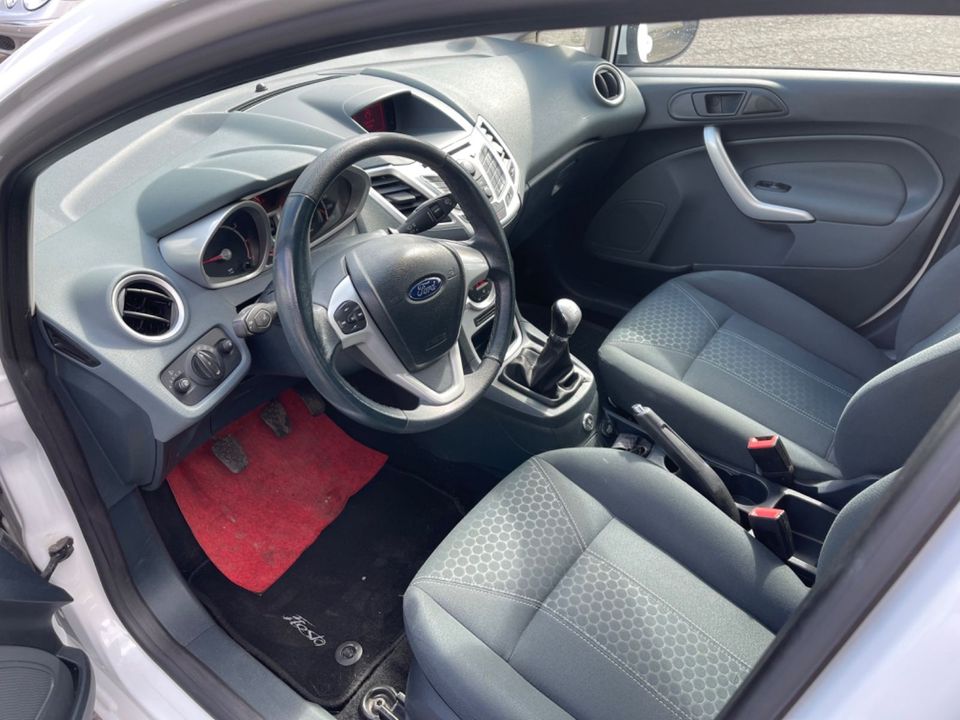 Ford Fiesta Titanium/LPG-Flüssiggasanlage/Klimaanlage in Bad Ems