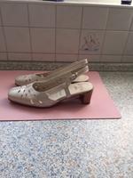offene elegante Sommer-Pumps, Leder, beige, sehr gut erhalten Berlin - Tempelhof Vorschau