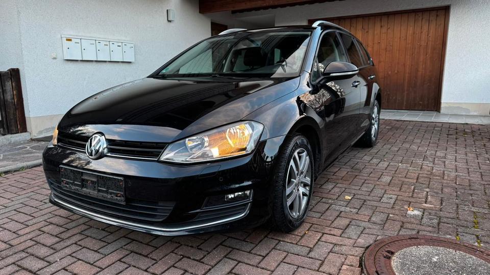 Volkswagen Golf VII Variant Lounge*1.6TDI *NAVI*KLIMA*SHZ* in Raubling