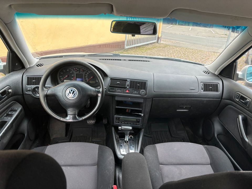 Volkswagen Golf 1.6 Automatik Edition 101 PS Klimaautomatik Tüv in Donaueschingen