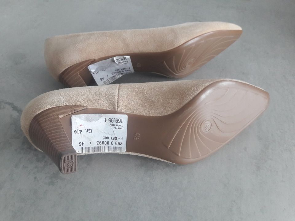 Pumps in beige sand von Peter Kaiser Größe 37,5 Größe 4,5 in Rietberg