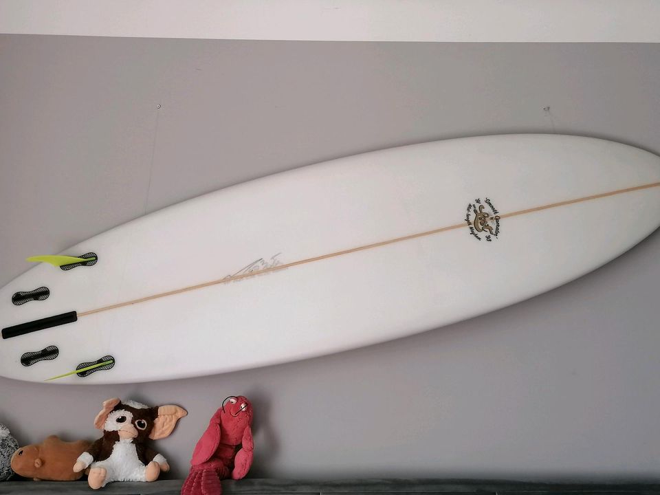 Lost smooth operator surf board mid length 7' in Hamburg