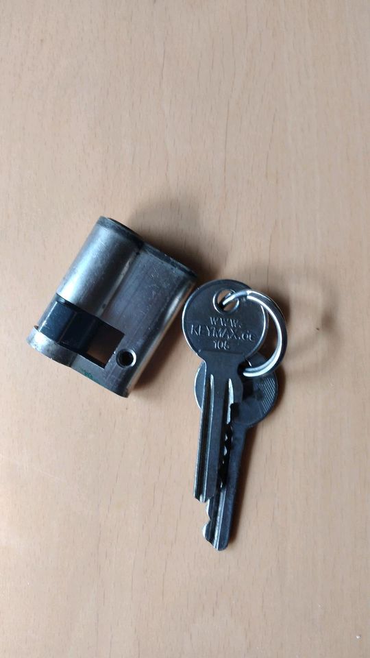 Türschlosszylinder funktionstüchtig mit 2 Schlüsseln. in Erkelenz