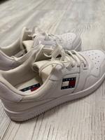 Nagelneue Tommy Hilfiger Sneaker Mitte - Wedding Vorschau