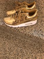 Nike Schuhe Gold Hessen - Baunatal Vorschau