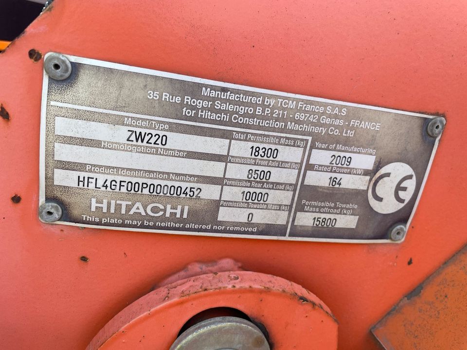 Hitachi ZW 220 mit Waage / Straßenzulassung in Ergoldsbach