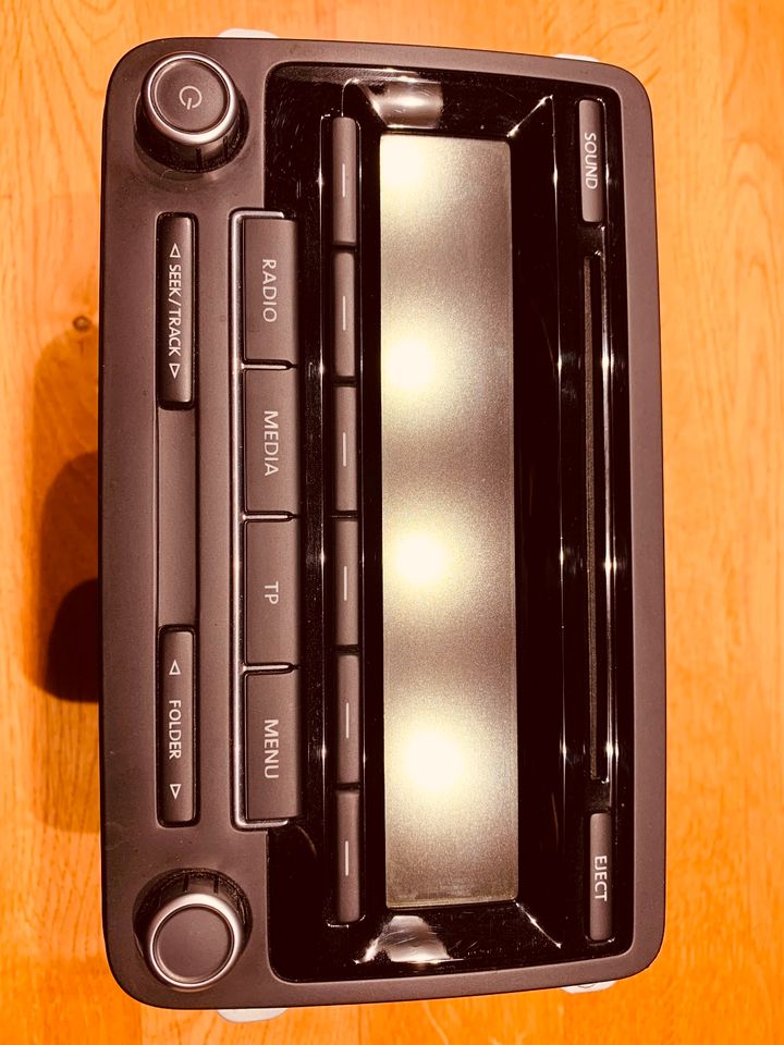 Original VW Autoradio RCD 310 in Hildesheim