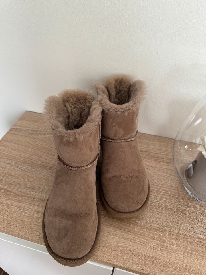 UGG Boots Schuhe in Weilerbach