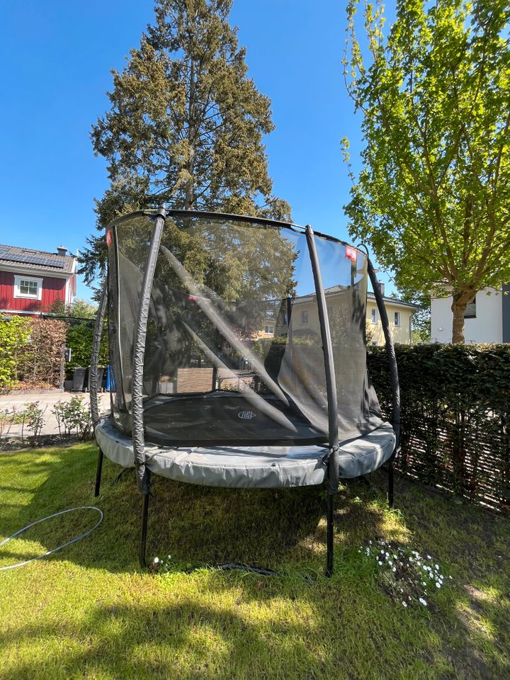 Trampolin von der Firma BERG in Kleinmachnow