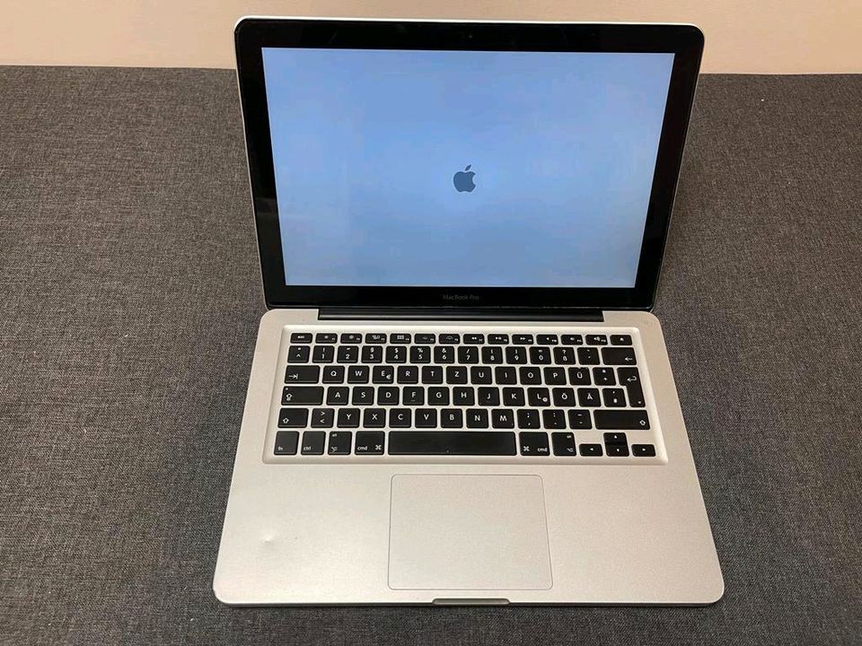 MacBook Pro 13, Intel core i5 2,4 GHZ 500GB SSD 4GB RAM in Waldshut-Tiengen