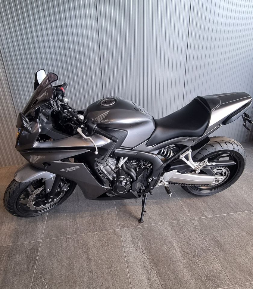 Honda CBR650 in Rietberg