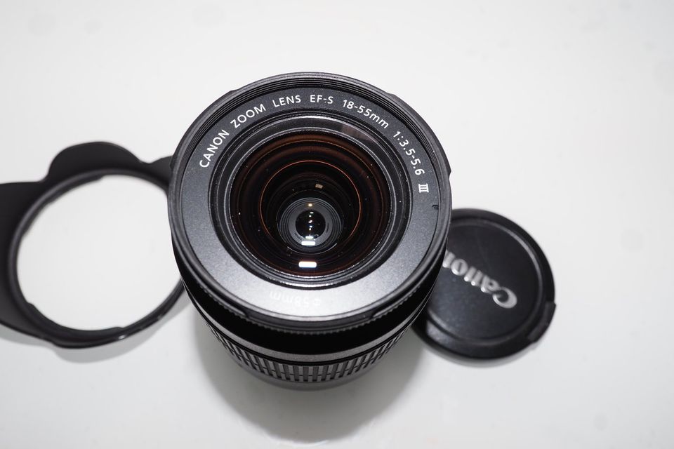 Canon Zoom Lens EF-S 18-55 mm 1:3,5-5,6 III guter Zustand in Wiesbaden