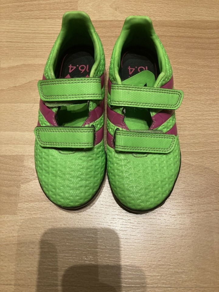 Adidas Kinder Fußball Schuhe Gr.30 in Hoppegarten