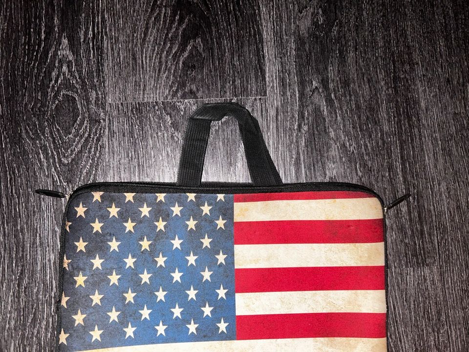 Neopren Laptop Tasche 34x 25cm mit Henkel USA Flagge Notebook in Drei Gleichen