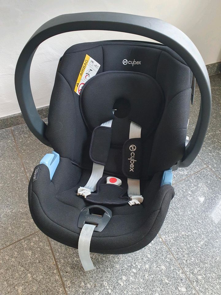 Babysitz Cybex inkl. Base-fix in Schwalbach