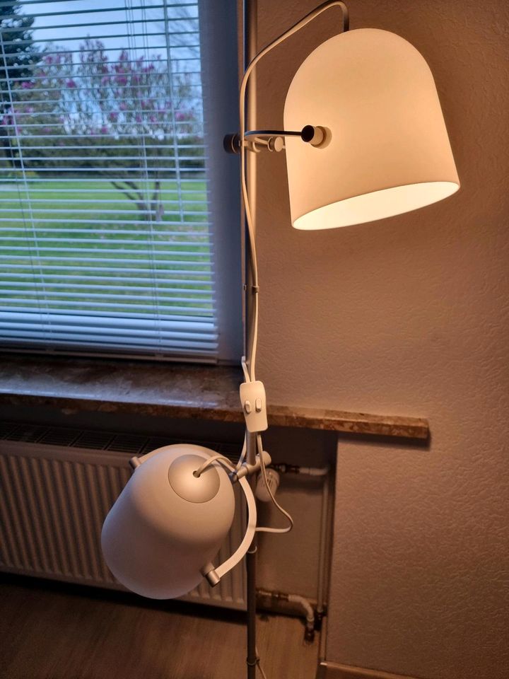 Ikea Lampe "Svirvel" Stehlampe 2 Lampenschirme in Rieseby