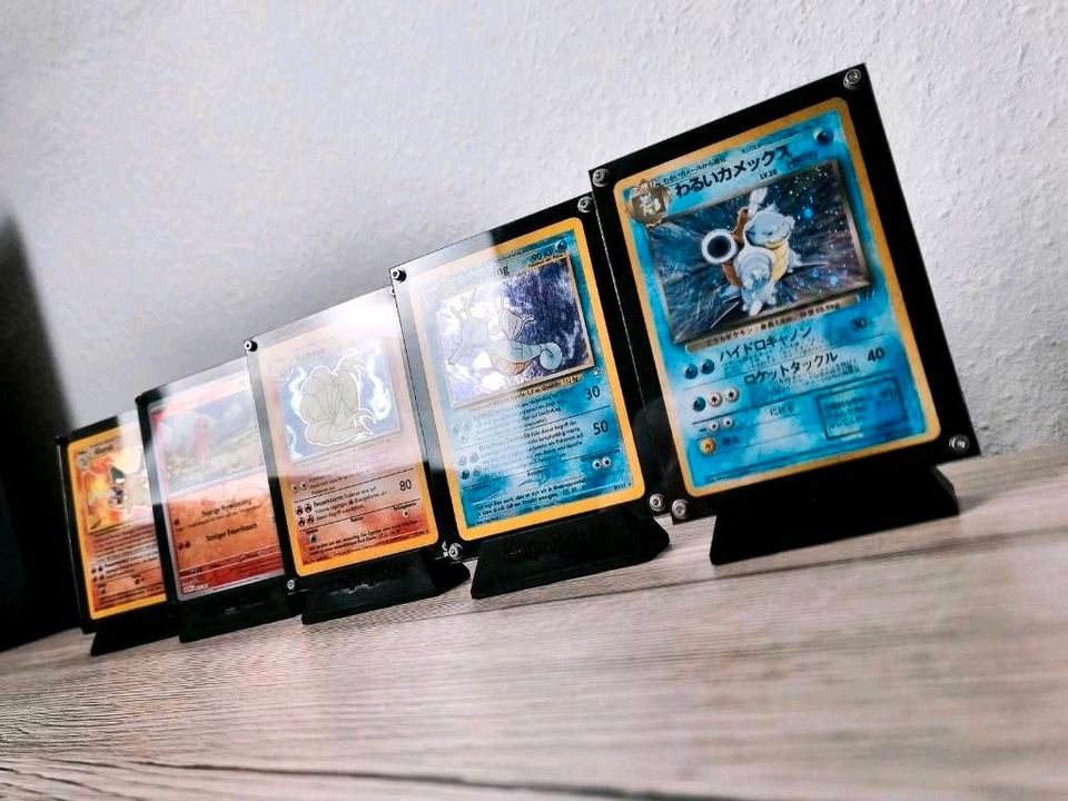 Pokémon-Karten Case + Sammelkarten Sets in Bad Königshofen