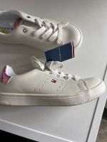 Tommy Hilfiger Schuhe sneakers Gr 34 Sachsen-Anhalt - Aschersleben Vorschau