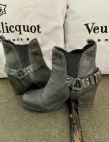 Urban Outfitters Deena & Ozzy biker harness grau stiefel Frankfurt am Main - Gutleutviertel Vorschau