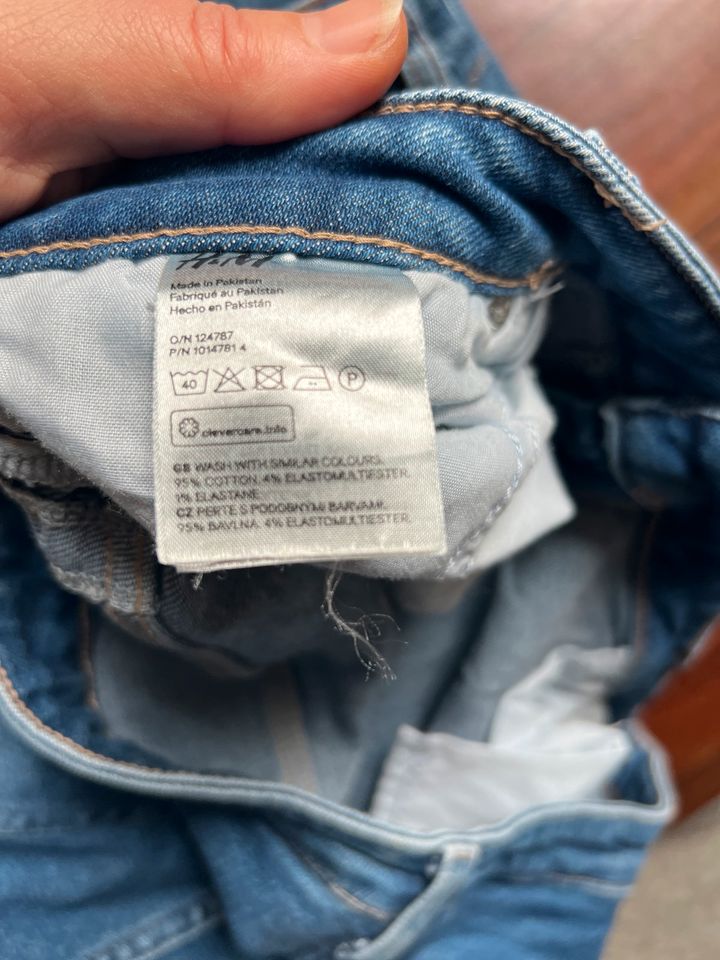 H&M Jeans Vintage skinny, Ultra hoher Bund Größe 50 in Medelby