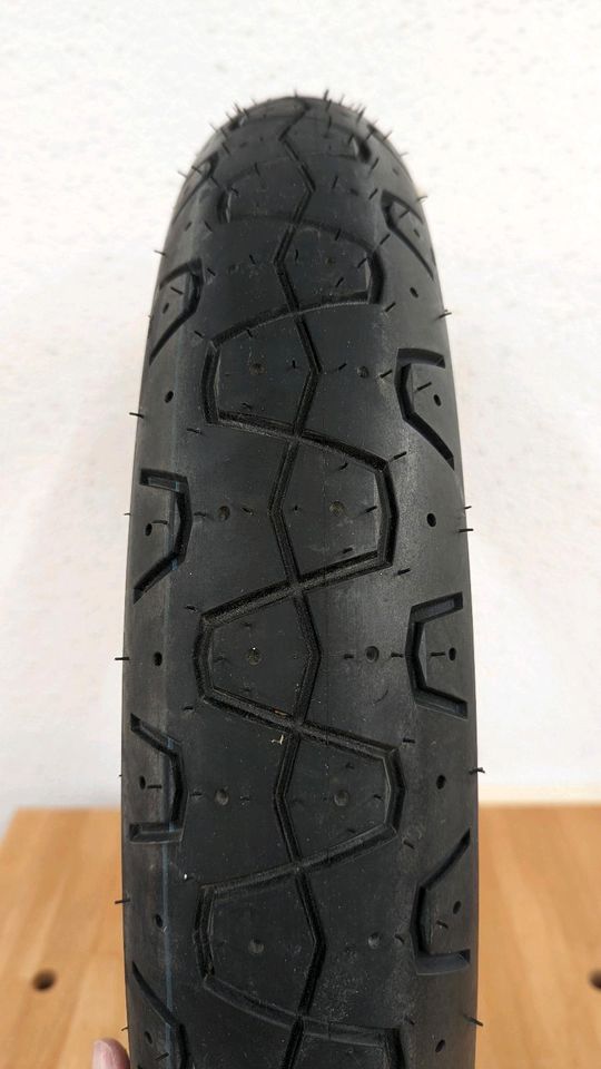 PIRELLI PHANTOM Sportscomp Motorradreifen Vorne 100/90 18" in Grafenau