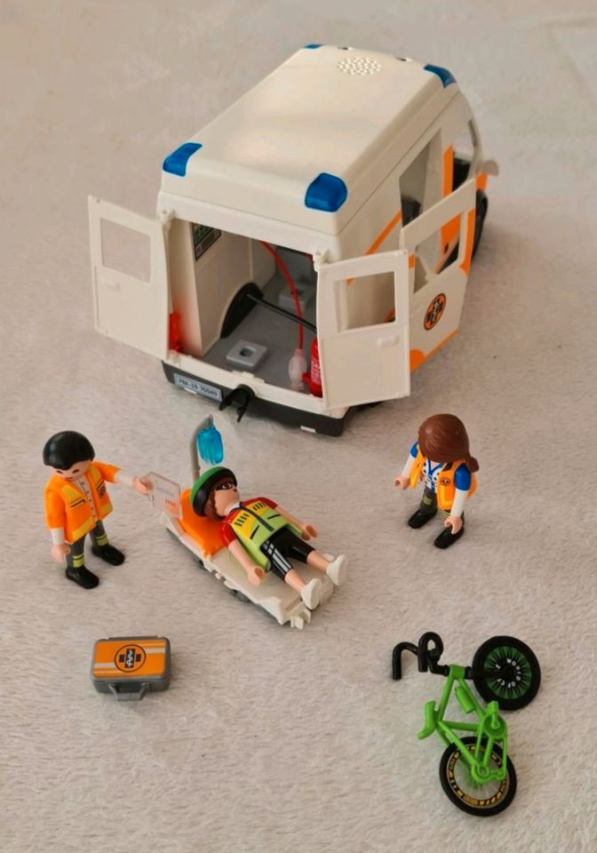 70049 - Playmobil City Life - Ambulance et secouristes