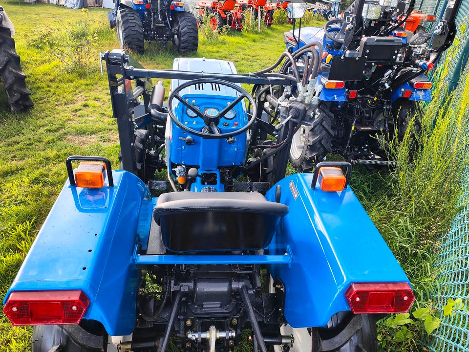 Kleintraktor 4X4, Trecker,Schlepper ISEKI TU 1900 + Frontlader in Marienheide